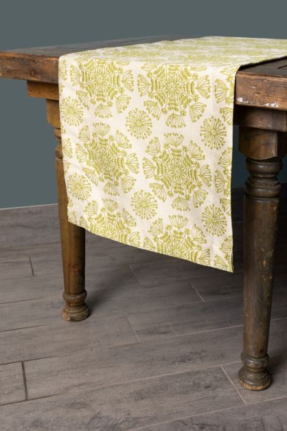 Specialty Helena Apple table runner
